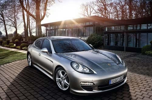 Distinctive Porsche Styling Panamera Exterior