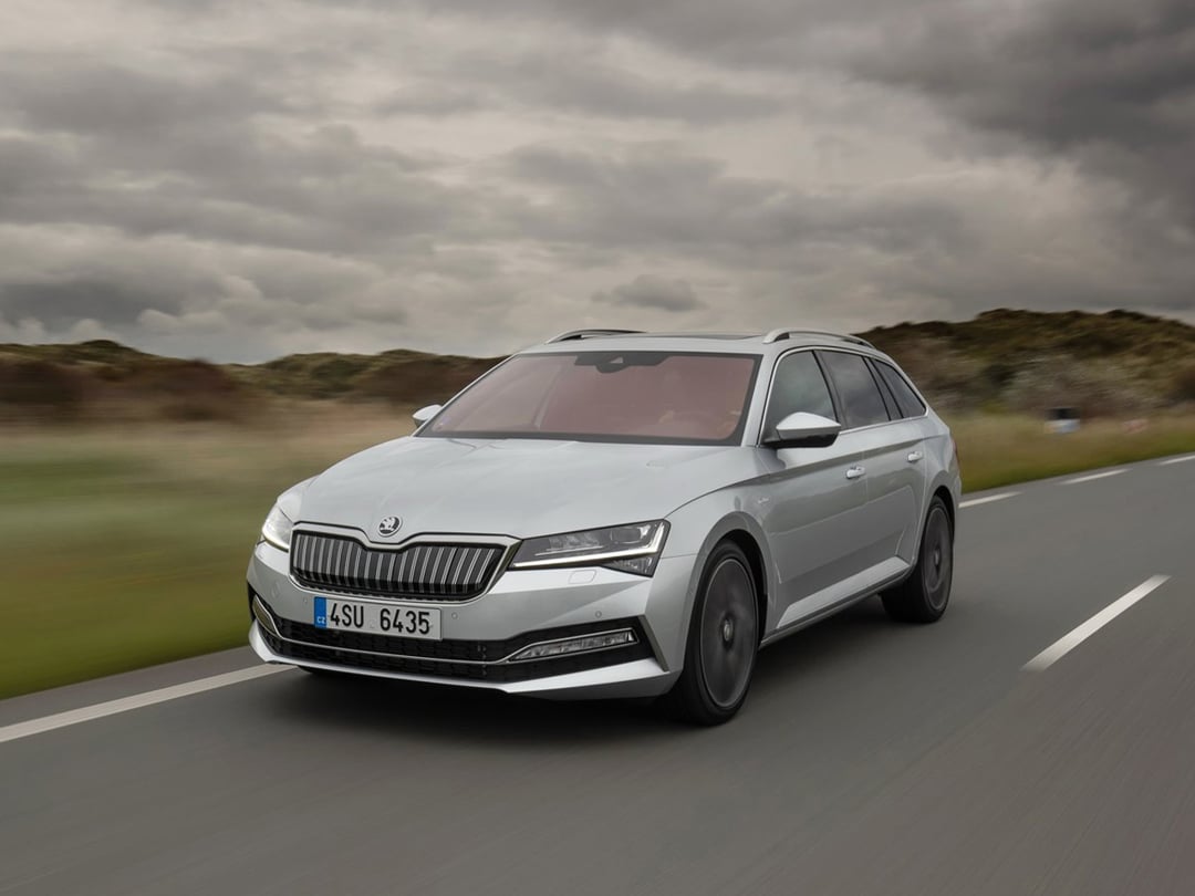 Skoda Superb Estate Exterior