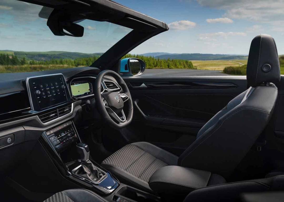 Volkswagen T-Roc Cabriolet interior