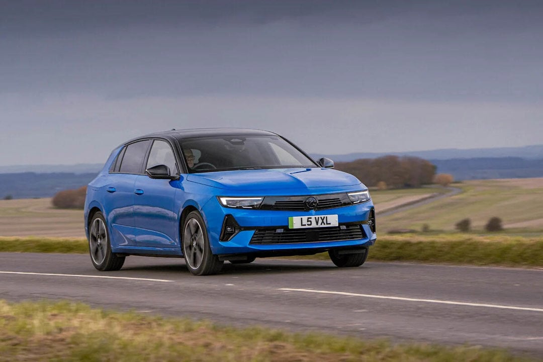 Vauxhall Astra-e lease car in blue