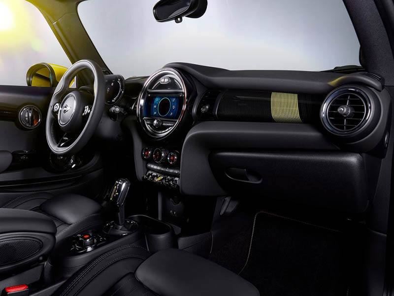 mini-electric-interior