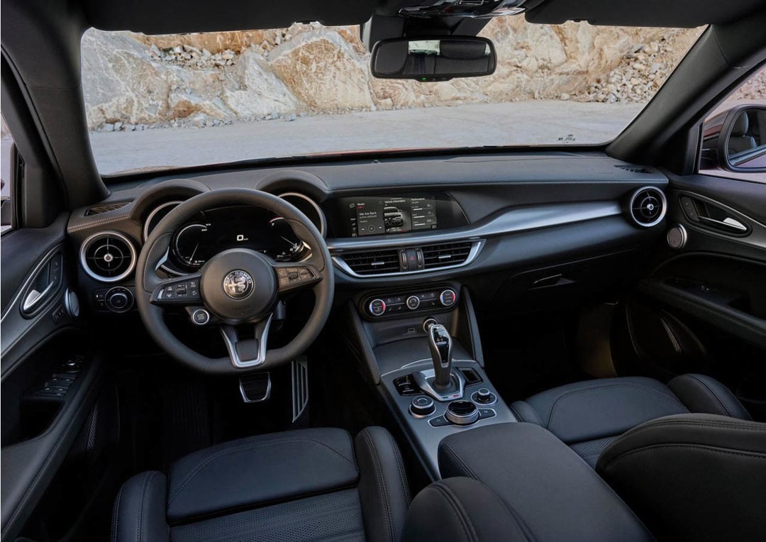 Alfa Romeo Stelvio interior