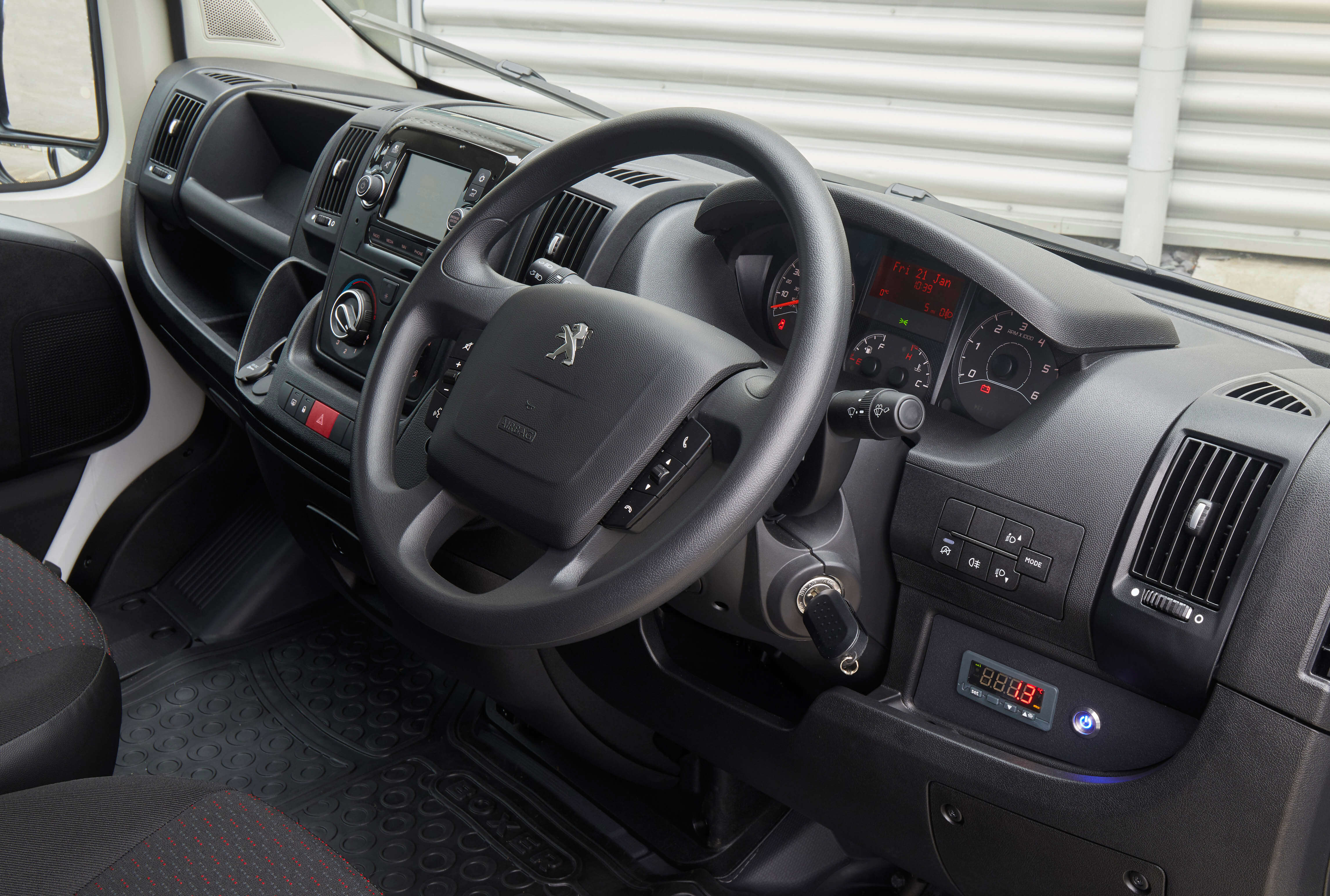 Peugeot e-Boxer interior