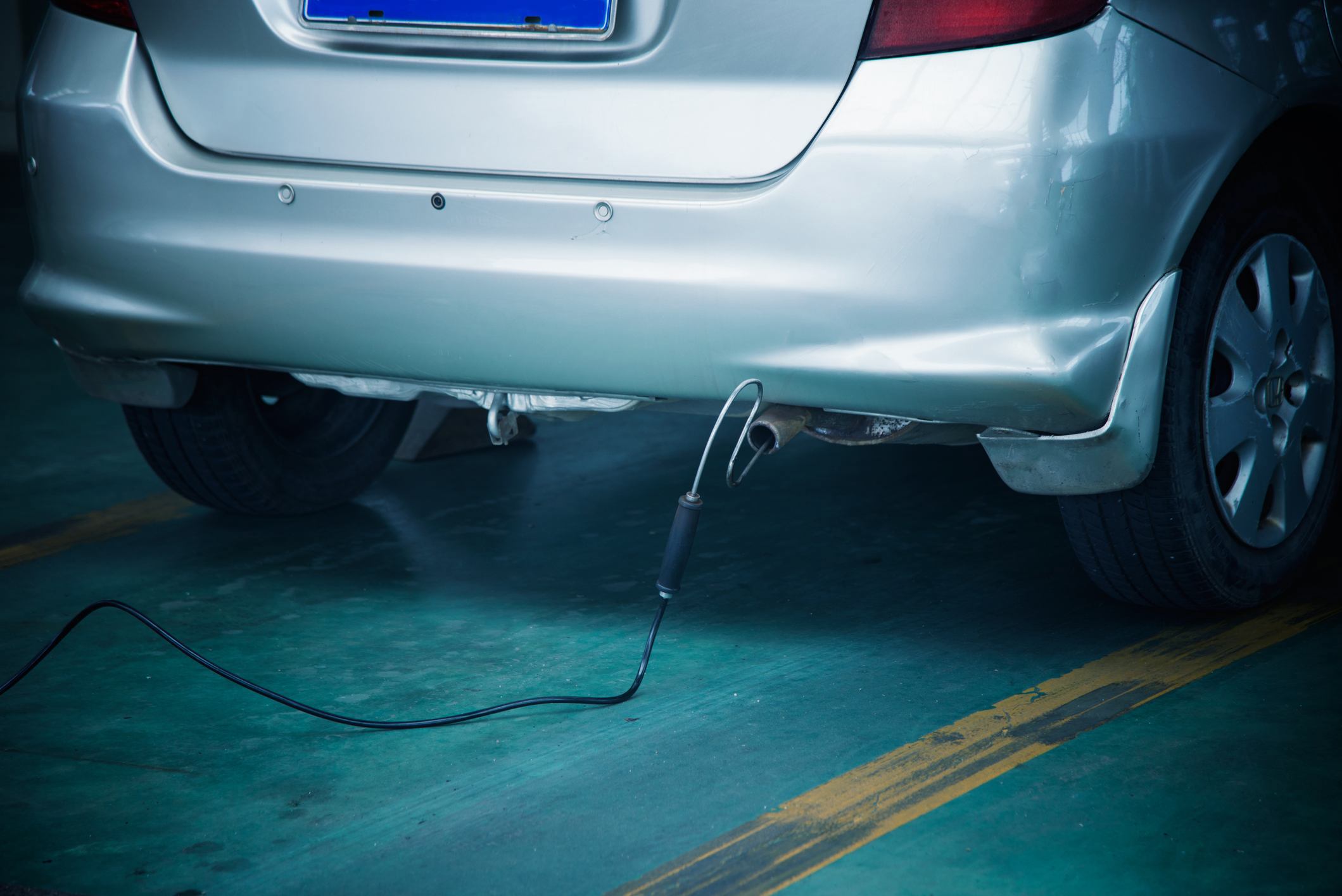 Vehicle testing. Замеры выхлопных газов в машине ирку. Helium Gas cop emission Testing car System. Air car emissions. Image showing the Effects of car emissions Roads.