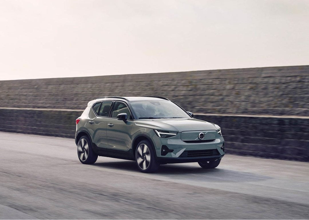 Volvo XC40 lease car exterior