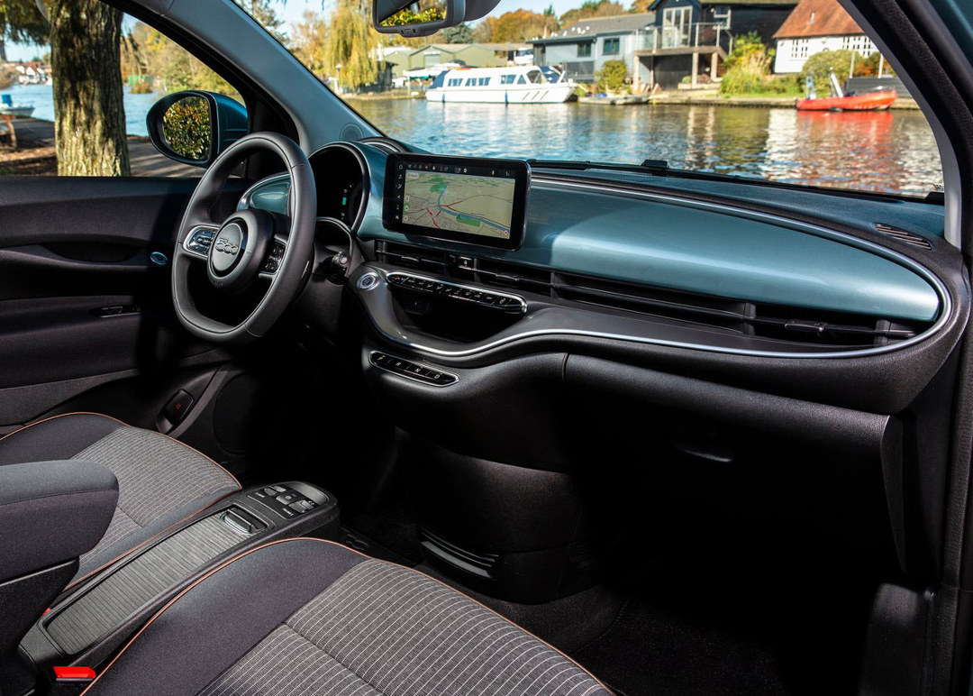 Fiat 500 Electric Convertible interior