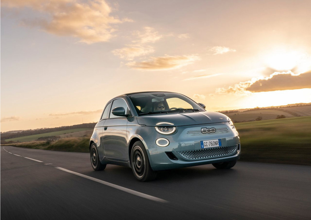 Fiat 500 Electric Convertible exterior