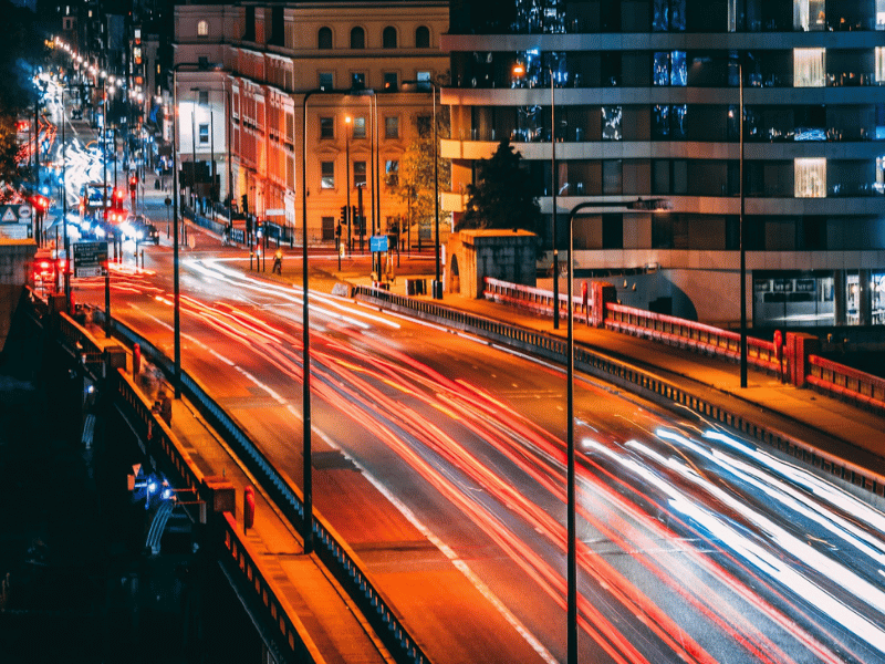 Rush hours on Vauxhall Bridge, in London.