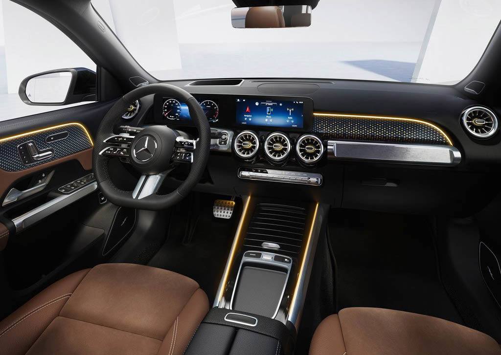 Mercedes-Benz GLB lease car steering wheel and dashboard