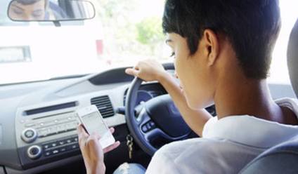 Police Crackdown on Mobile Use by Drivers