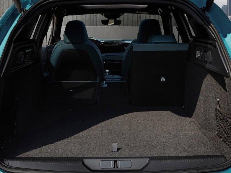 2022 peugeot 308 SW boot space with rear seats folded