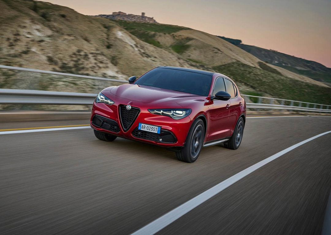 Alfa Romeo Stelvio exterior