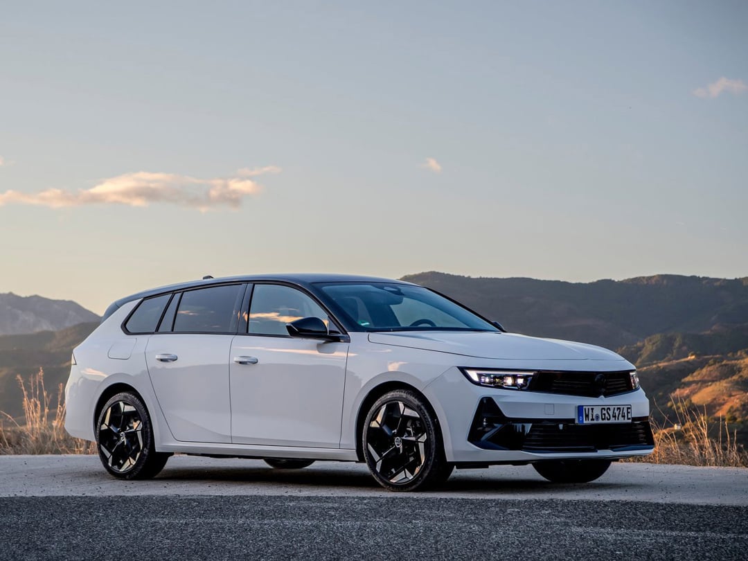 Vauxhall Astra-e Sports Tourer Exterior