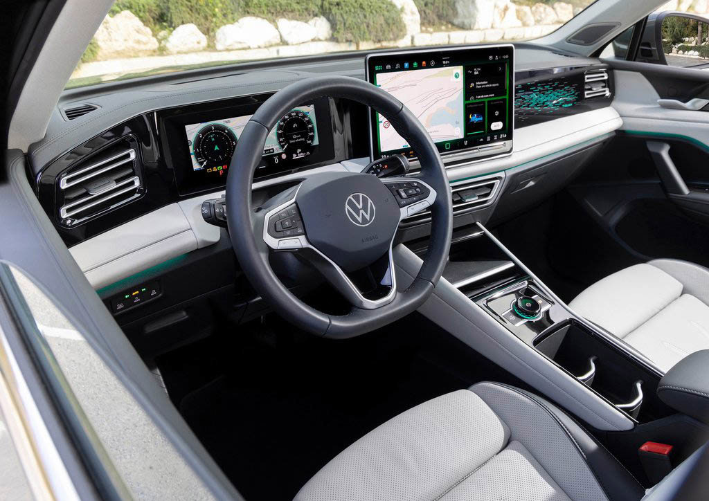 Volkswagen Tiguan lease car steering wheel and infotainment system