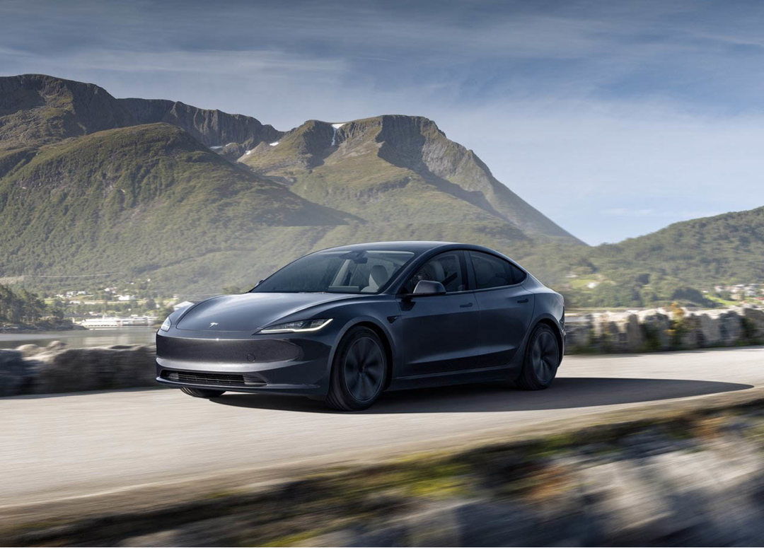 Tesla Model 3 exterior in black