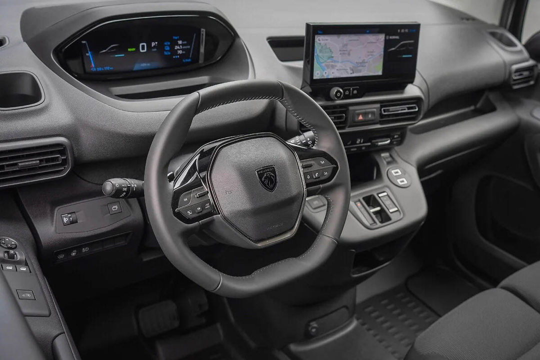 Peugeot e-Partner interior